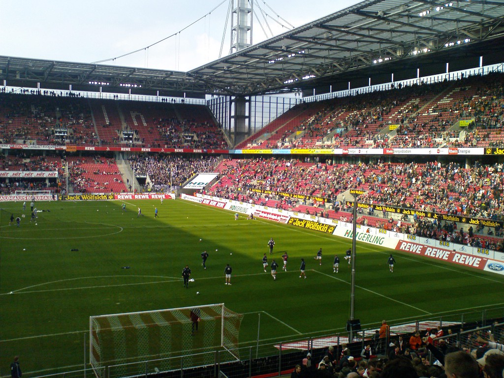 Inside Fußball – Wer kauft das Spiel?